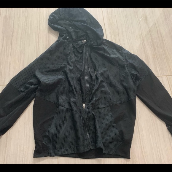 Thin workout jacket - Picture 2 of 2